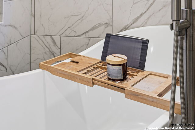 Image 61 of 73 For 426 Milam N