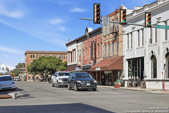 Image 71 of 73 For 426 Milam N