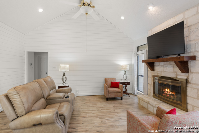 Image 4 of 16 For 101 Cibolo Crossing Drive