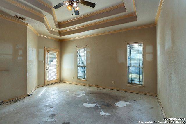 Listing photo id 4 for 681 Rosewood