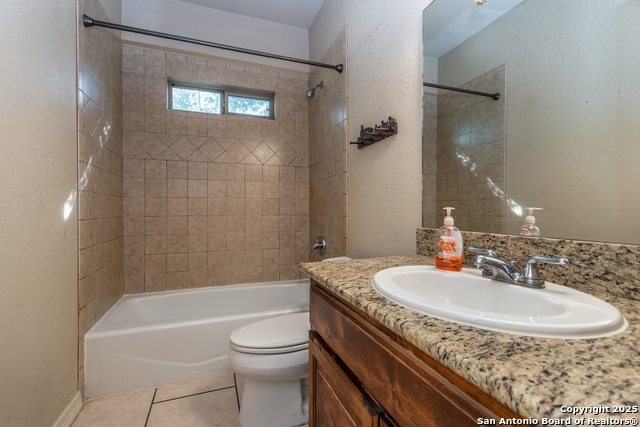 Listing photo id 7 for 681 Rosewood