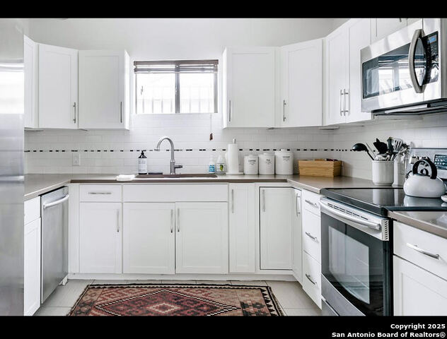 Image 2 of 8 For 451 Oak