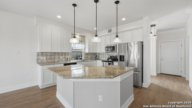 Image 11 of 44 For 223 Sapphire 1002