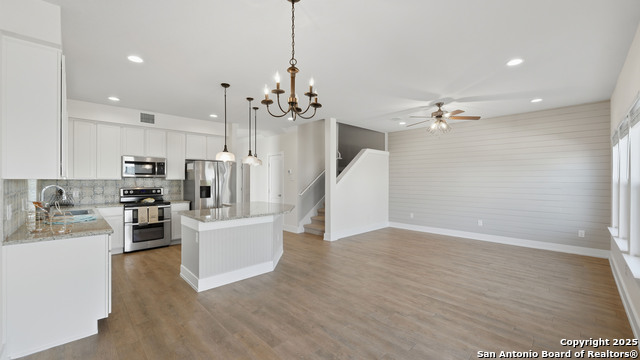 Image 16 of 44 For 223 Sapphire 1002