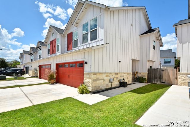 Image 2 of 44 For 223 Sapphire 1002