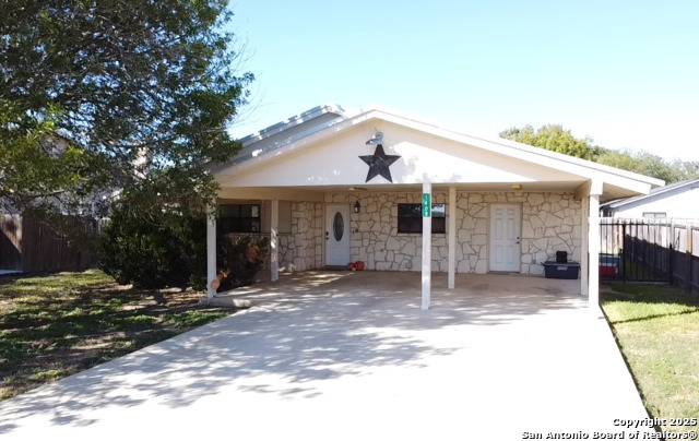 Details for 1408 33rd Street, Hondo, TX 78861