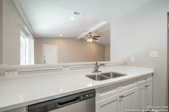 Image 11 of 26 For 7814 Oak Forest