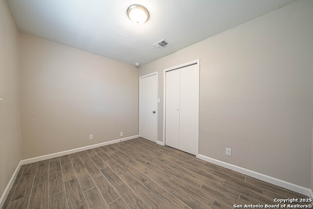 Image 14 of 26 For 7814 Oak Forest