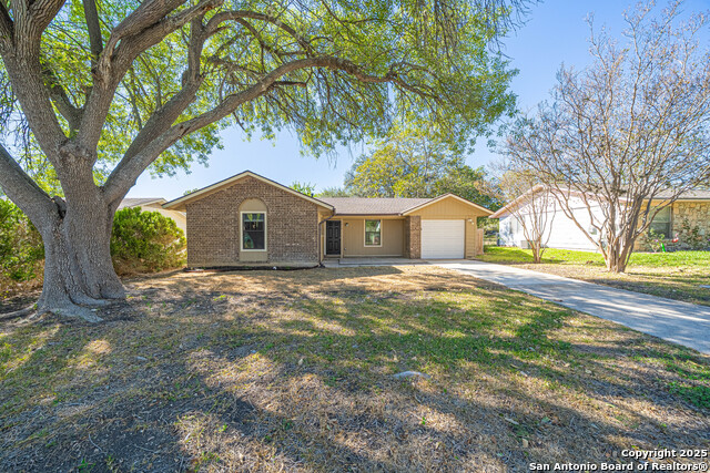 Image 2 of 26 For 7814 Oak Forest