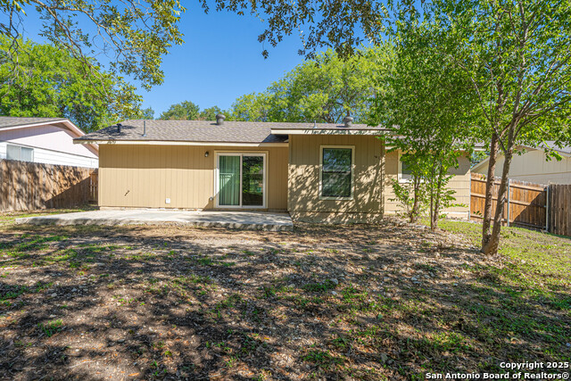 Image 24 of 26 For 7814 Oak Forest