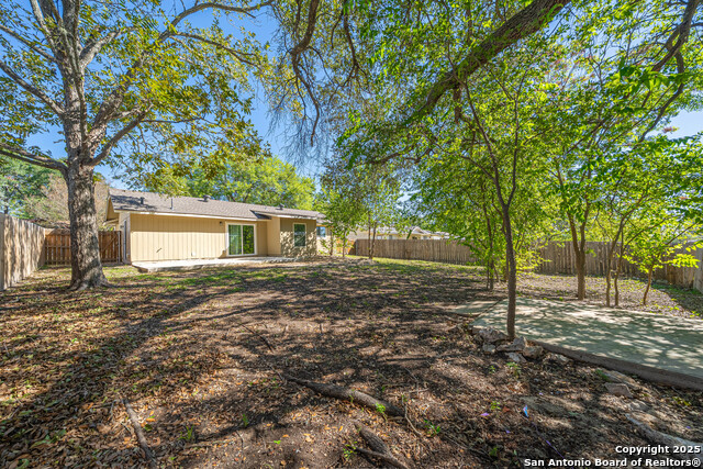 Image 25 of 26 For 7814 Oak Forest