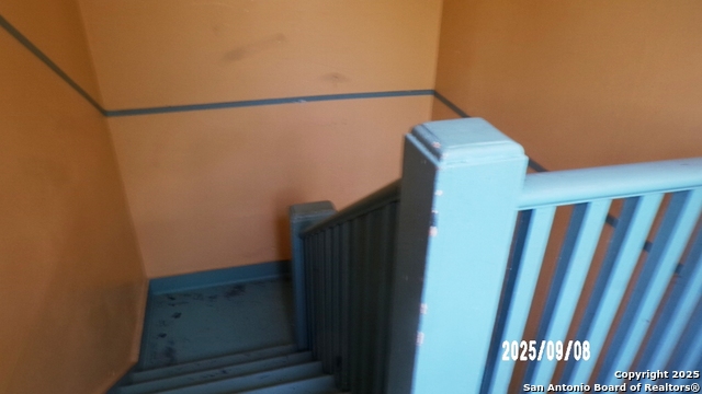 Image 15 of 53 For 704 Washington N