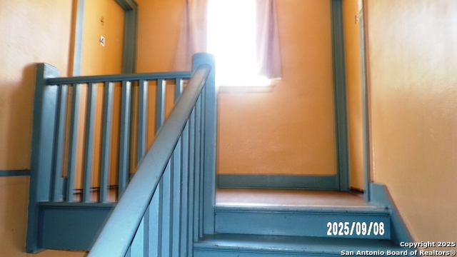 Image 17 of 53 For 704 Washington N