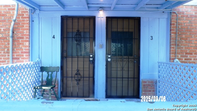 Image 18 of 53 For 704 Washington N