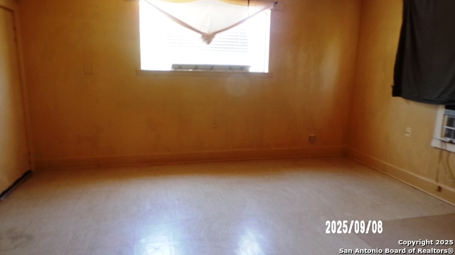 Image 23 of 53 For 704 Washington N