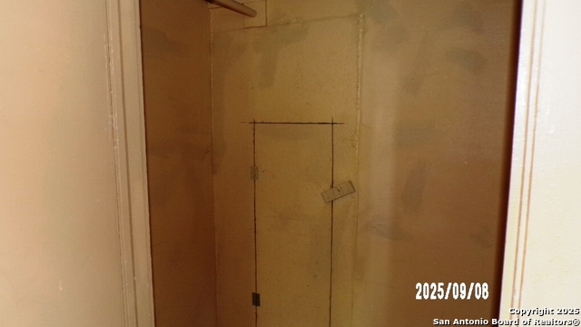 Image 27 of 53 For 704 Washington N