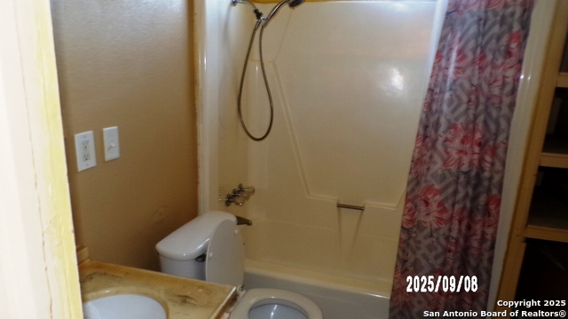 Image 29 of 53 For 704 Washington N