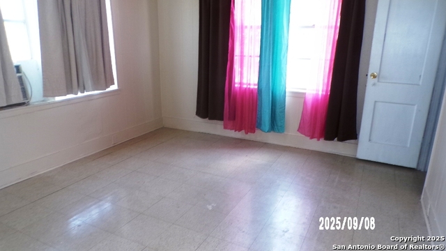 Image 31 of 53 For 704 Washington N