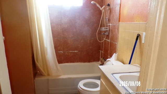 Image 42 of 53 For 704 Washington N