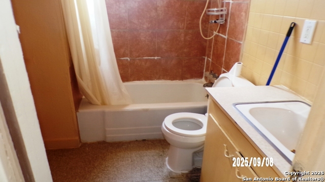 Image 43 of 53 For 704 Washington N