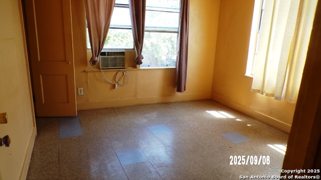 Image 44 of 53 For 704 Washington N