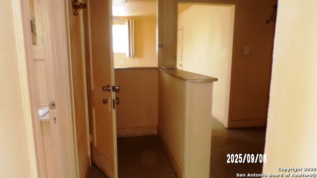 Image 46 of 53 For 704 Washington N