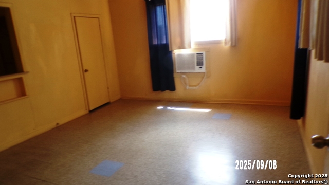 Image 48 of 53 For 704 Washington N