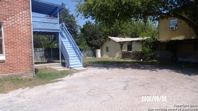 Image 5 of 53 For 704 Washington N