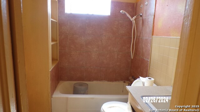 Image 9 of 53 For 704 Washington N