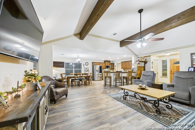 Listing photo id 9 for 417 Cr 2471  