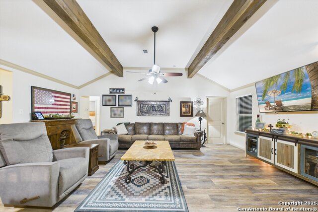 Listing photo id 10 for 417 Cr 2471  