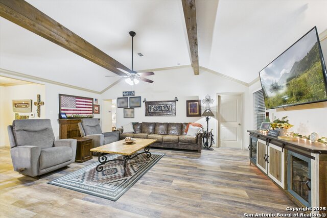 Listing photo id 11 for 417 Cr 2471  