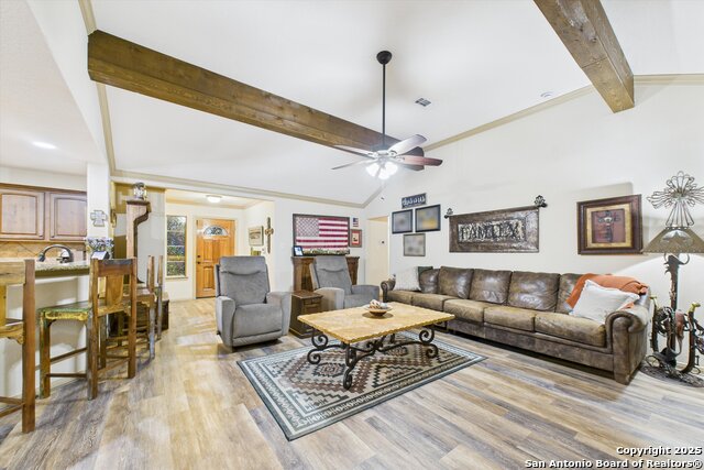 Listing photo id 12 for 417 Cr 2471  