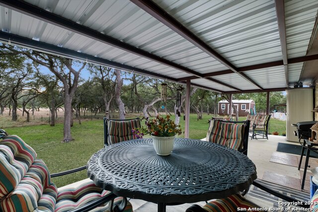 Listing photo id 40 for 417 Cr 2471  