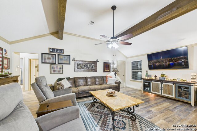 Listing photo id 7 for 417 Cr 2471  