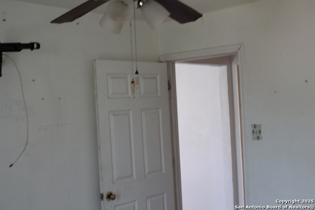 Image 3 of 7 For 859 Thompson 1