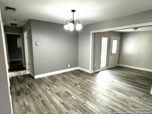 Image 11 of 24 For 3606 Versailles