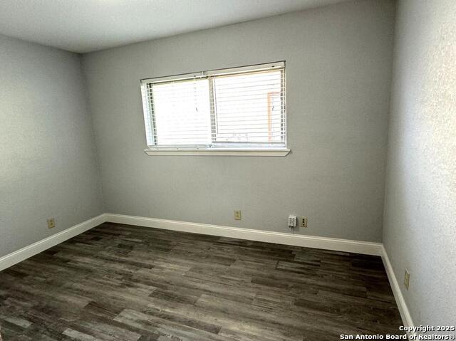 Image 17 of 24 For 3606 Versailles