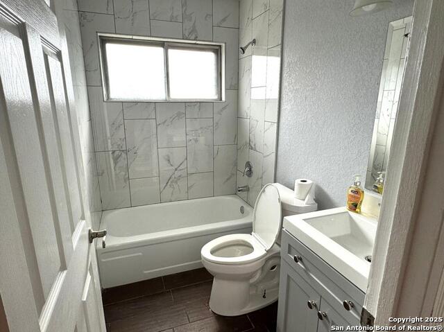 Image 19 of 24 For 3606 Versailles