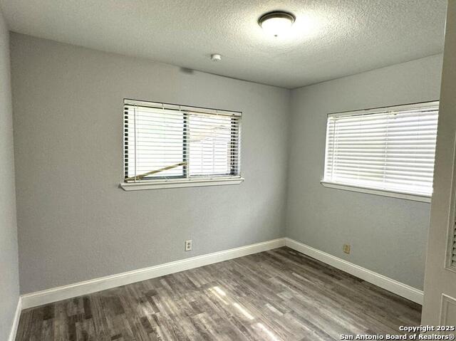 Image 20 of 24 For 3606 Versailles