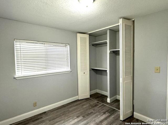 Image 21 of 24 For 3606 Versailles