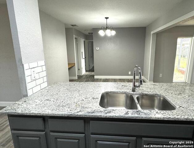 Image 8 of 24 For 3606 Versailles