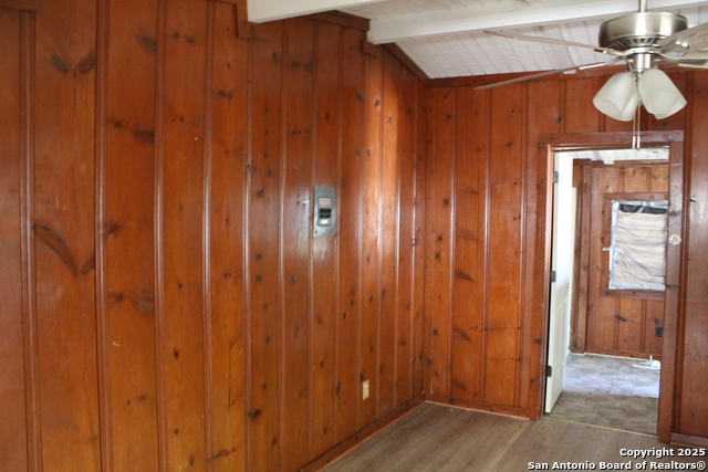 Image 3 of 5 For 859 Thompson 3