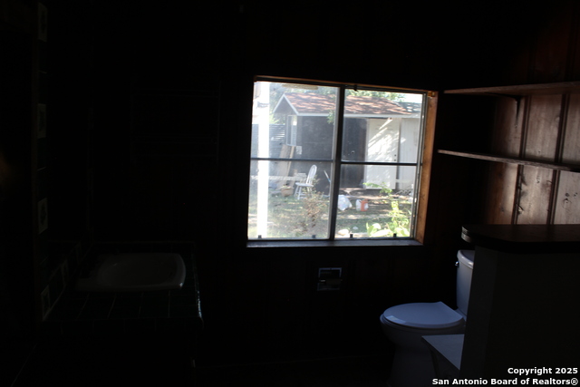 Image 5 of 5 For 859 Thompson 3