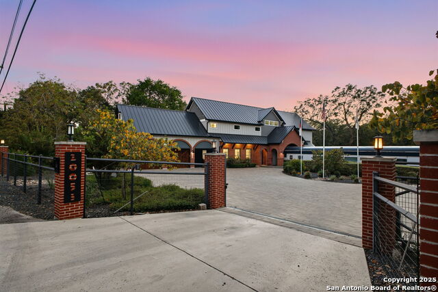 Image 3 of 50 For 20053 Scenic Loop Rd