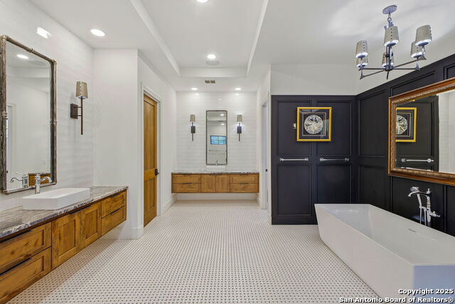 Image 30 of 50 For 20053 Scenic Loop Rd