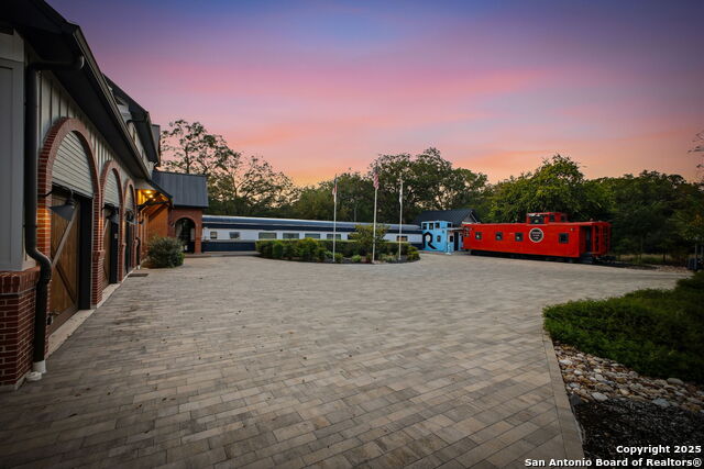 Image 7 of 50 For 20053 Scenic Loop Rd