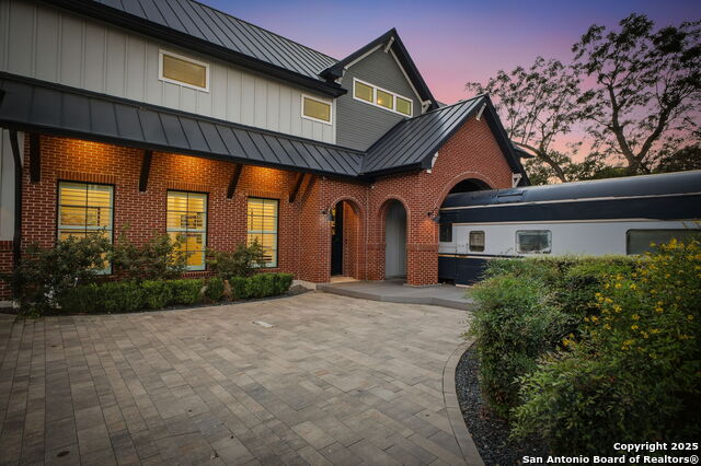 Image 9 of 50 For 20053 Scenic Loop Rd