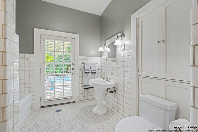 Listing photo id 22 for 308 Summit Ave W