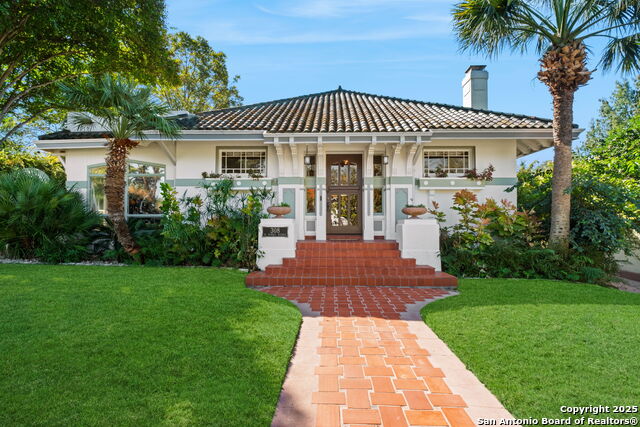 Listing photo id 1 for 308 Summit Ave W